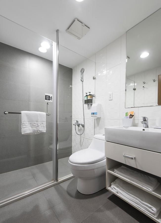 Sparrow Hotel Тайчжун Екстер'єр фото