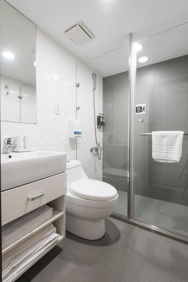 Sparrow Hotel Тайчжун Екстер'єр фото