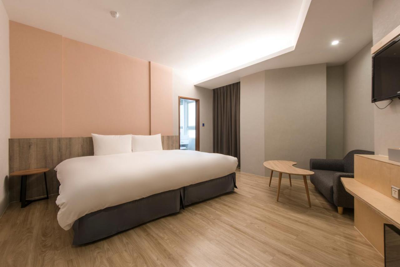 Sparrow Hotel Тайчжун Екстер'єр фото