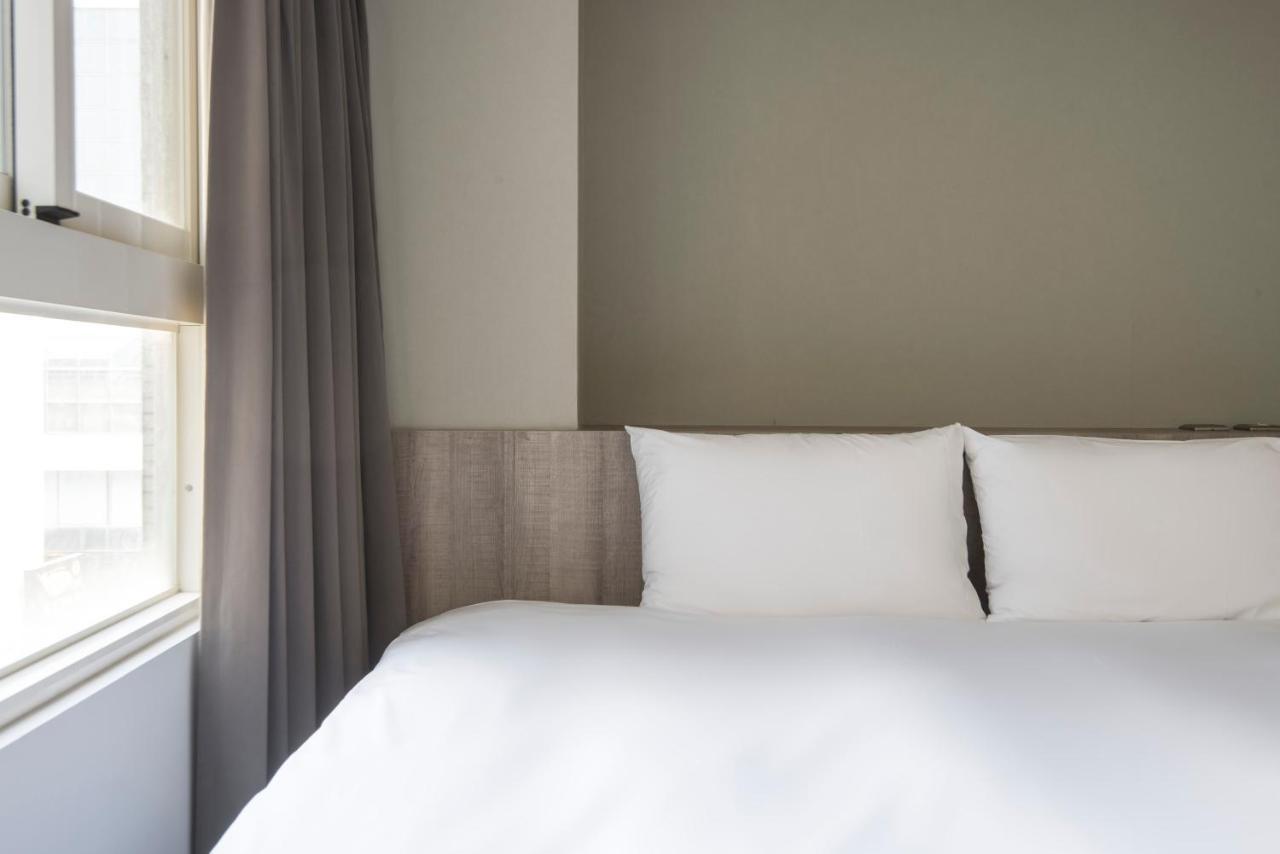 Sparrow Hotel Тайчжун Екстер'єр фото